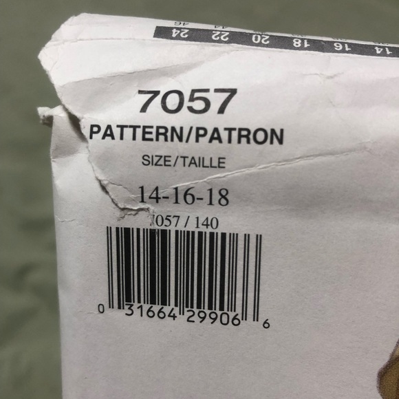 Vogue Pattern 7057 - 14-16-18 skirt and top pattern. Wedding, summer holidays - Picture 2 of 7